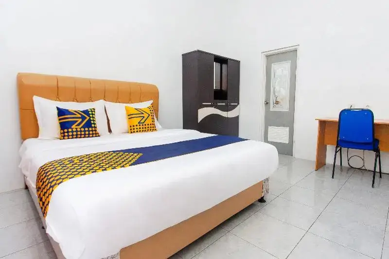 Чилачап: Azka Guest House Syariah by OYO Rooms