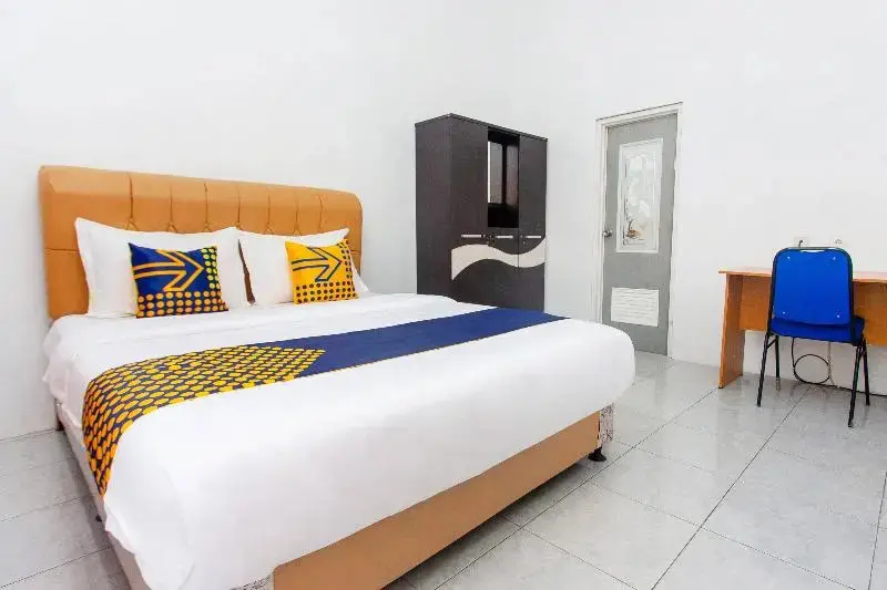 Чилачап: Azka Guest House Syariah by OYO Rooms