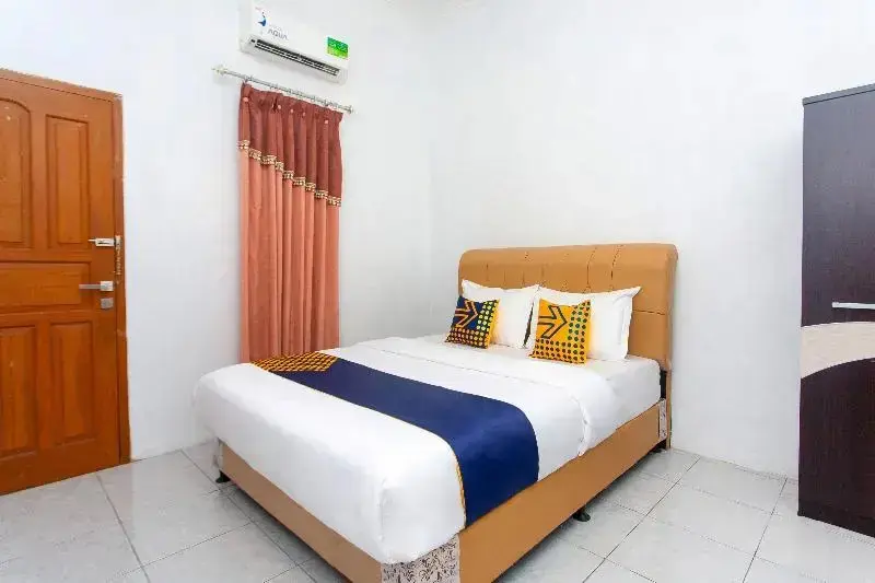 Чилачап: Azka Guest House Syariah by OYO Rooms