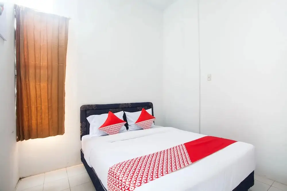 Петумбак: Hotel Anugerah by OYO Rooms