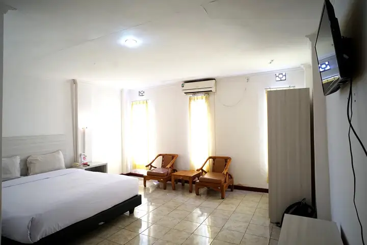 Баликпапан: Hemra Hotel by OYO Rooms