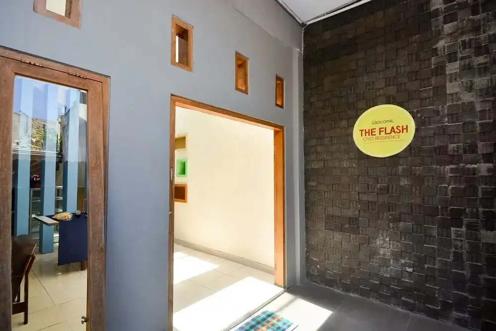 Тасикмалая: The Flash Residence by OYO Rooms