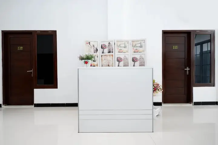 Суракарта: Four D'home