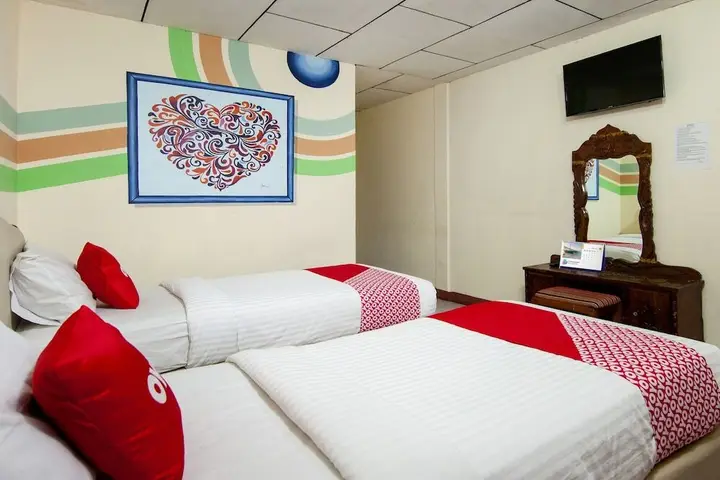 Озеро Тоба: Thyesza Hotel by OYO Rooms