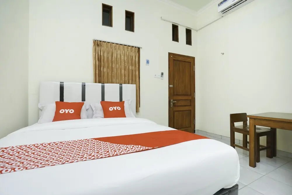Проболинго: Penginapan Anggrek Syariah 2 by OYO Rooms