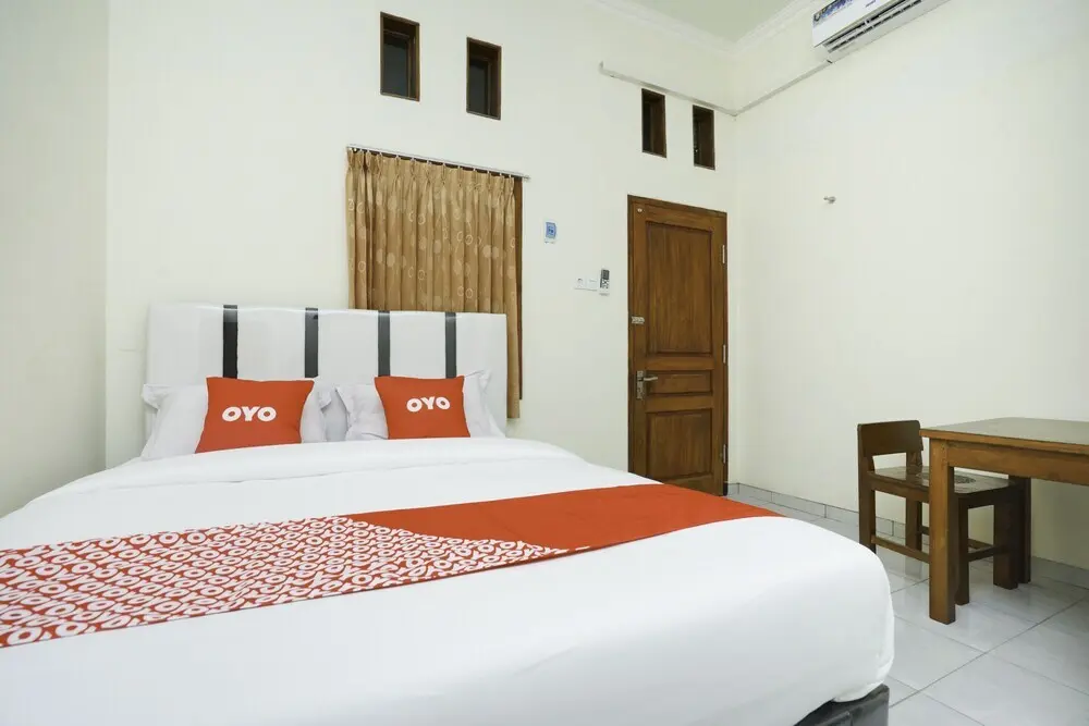 Проболинго: Penginapan Anggrek Syariah 2 by OYO Rooms