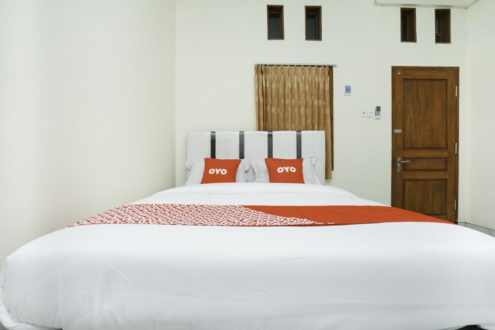 Проболинго: Penginapan Anggrek Syariah 2 by OYO Rooms