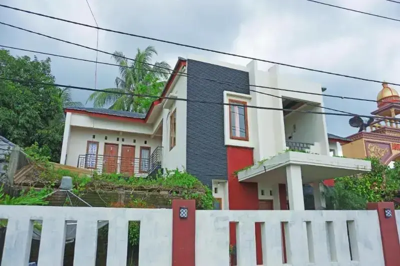 Танджунгджая: The Castury Homestay Syariah by OYO Rooms