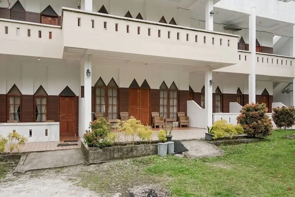 Озеро Тоба: Wisma Sibayak Guest House by RedDoorz
