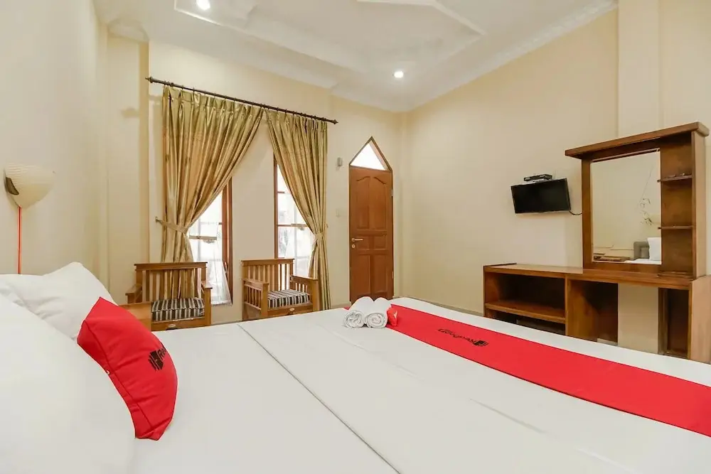 Озеро Тоба: Wisma Sibayak Guest House by RedDoorz