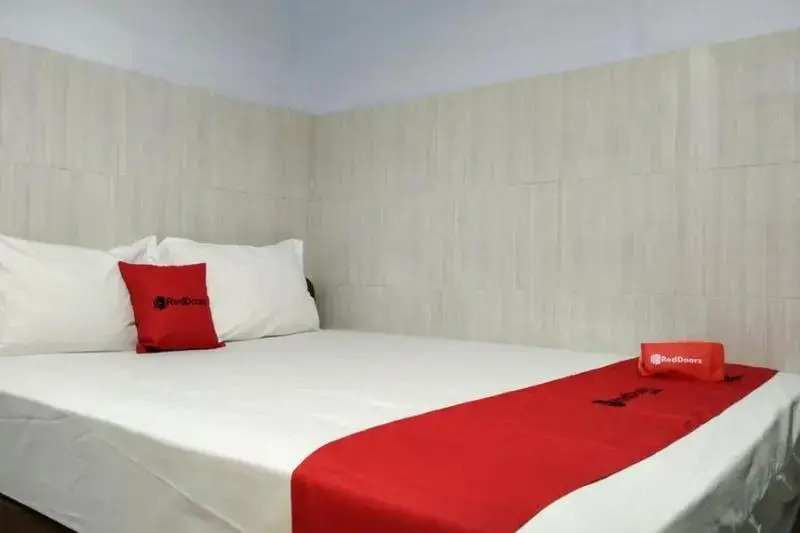 Суменеп: Hotel Surabaya Sumenep by RedDoorz