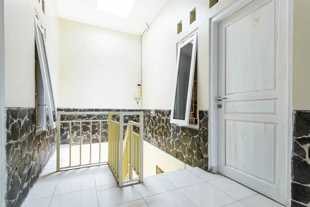 Суракарта: Kost Griya Hotasi by Reddoorz