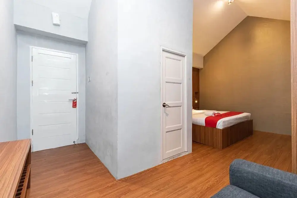 Медан: De Natio Guest House Jalan Gaharu by RedDoorz