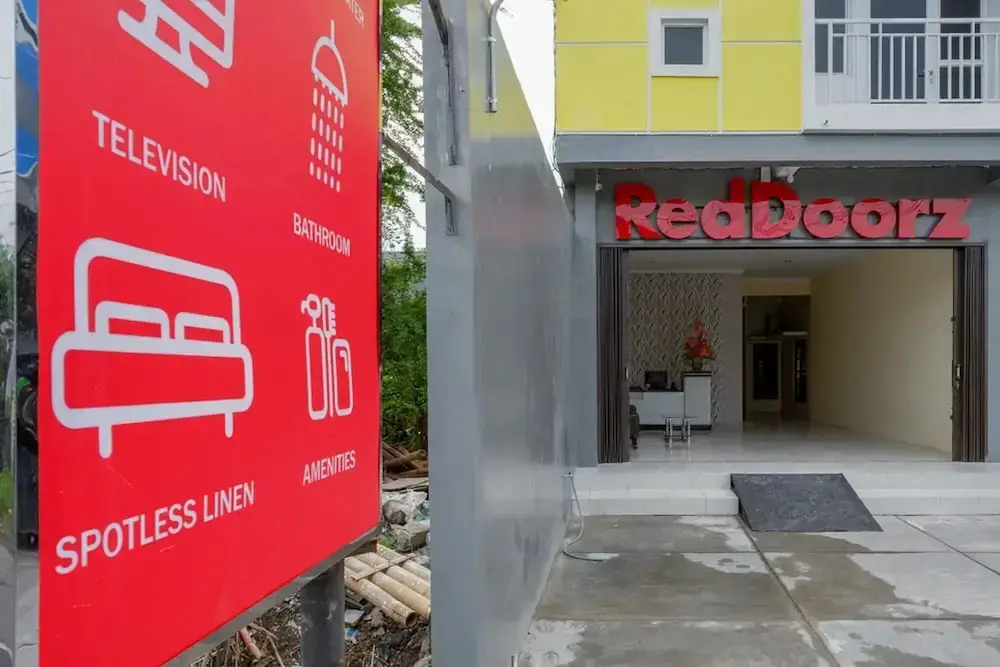 Суракарта: Punokawan Guest House by RedDoorz