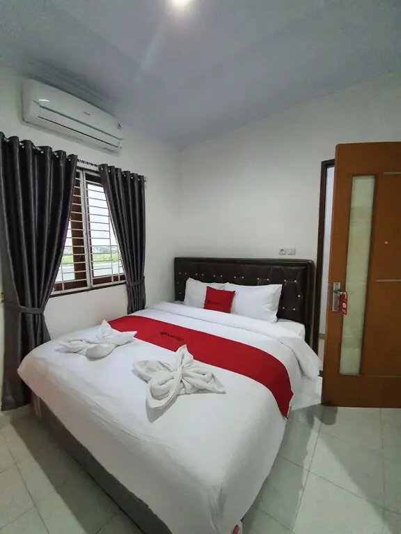 Петумбак: De'Boel Guest House by RedDoorz