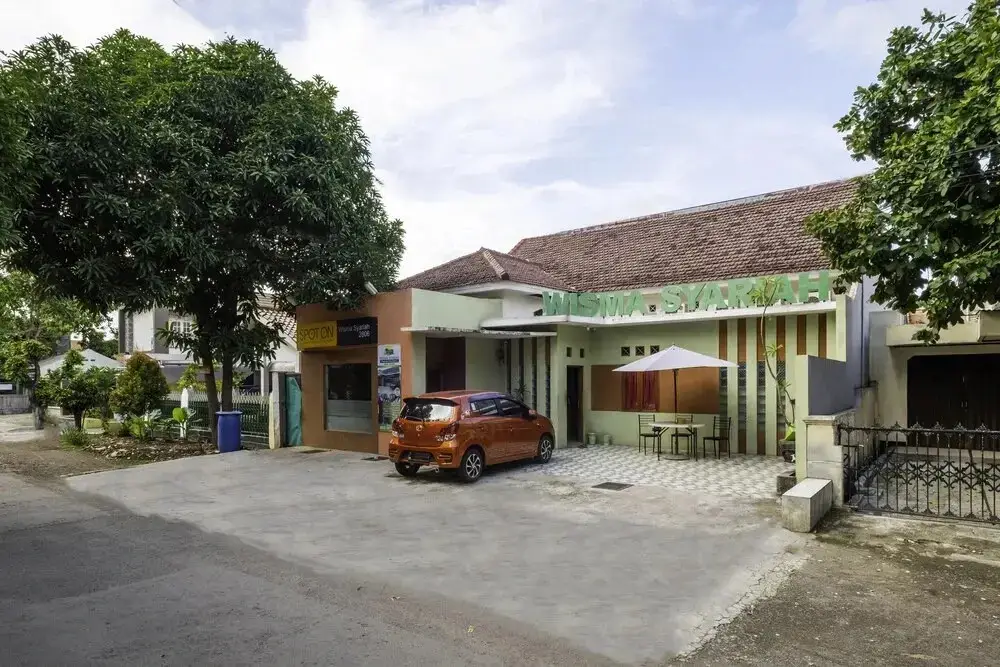 Караванг: Wisma Syariah by OYO Rooms