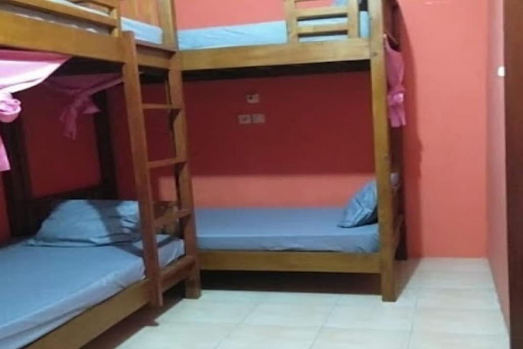 Баньюванги: Karangasem Dormitory