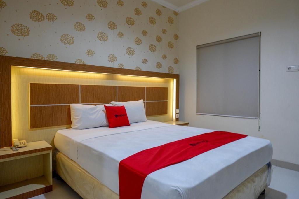 Палу: RedDoorz @ Hotel Bumi Palupy