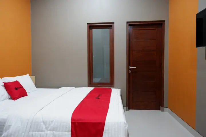 Тегал: RedDoorz Syariah near Stasiun Tegal