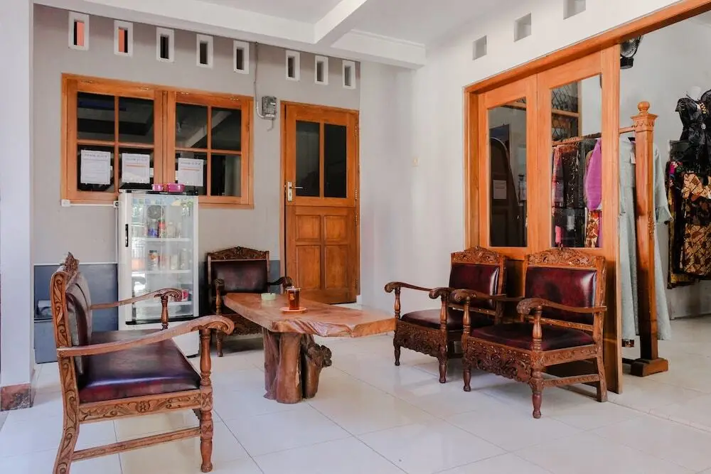 Пакитан: OYO 1306 Kraton Mas Family Residence