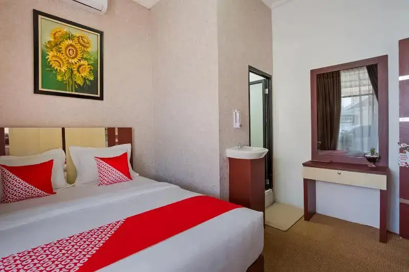Паданг: Alinia Guest House by OYO Rooms