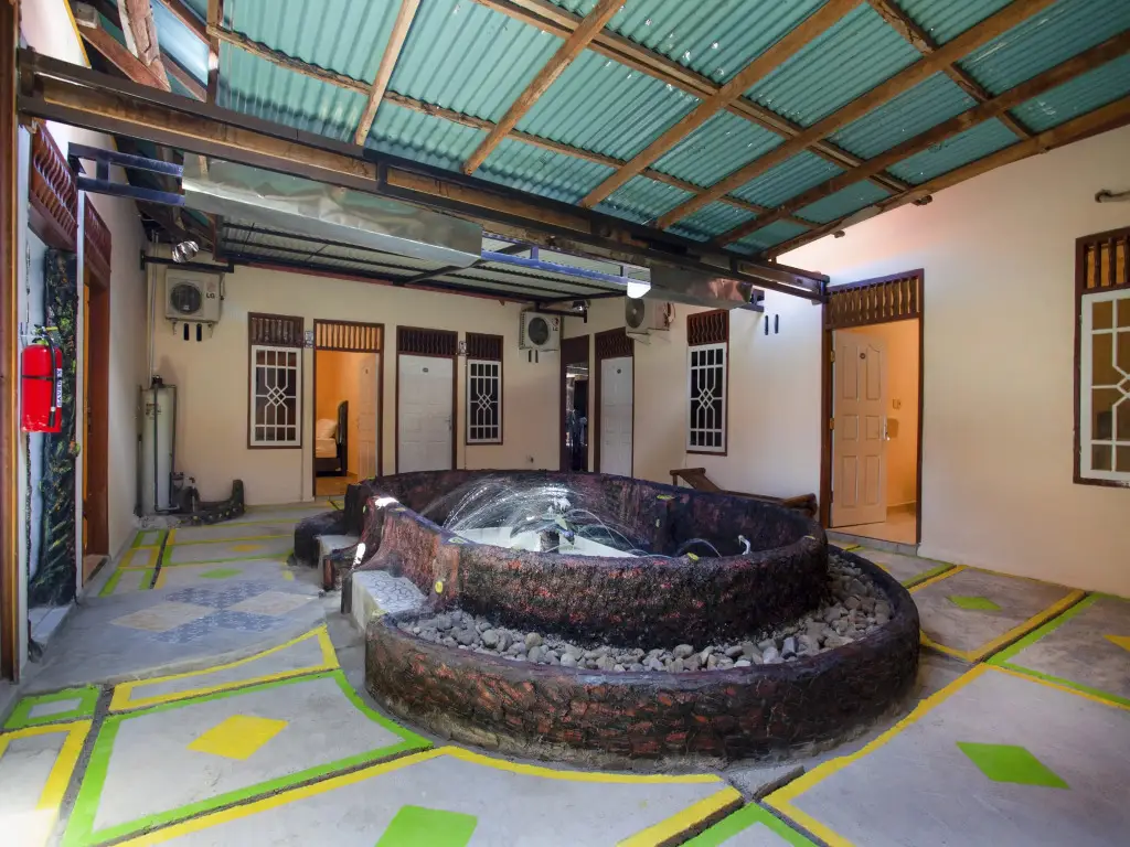 Паданг: Harland Guesthouse by OYO Rooms