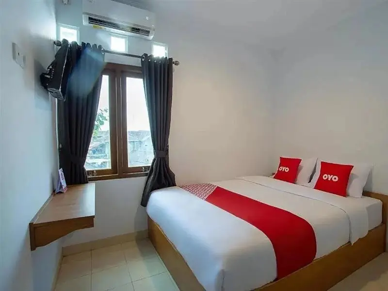 Депок: Halona Guesthouse by OYO Rooms