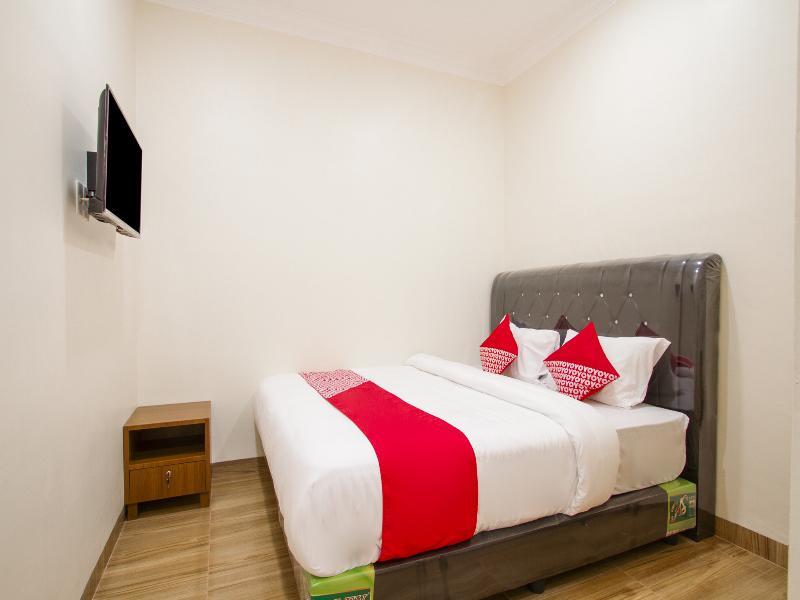Медан: Adam Malik Guesthouse by OYO Rooms