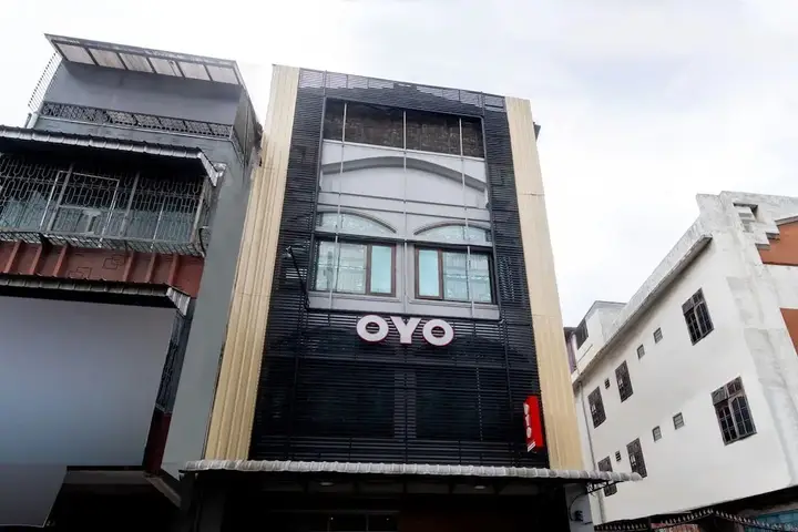 Медан: Festive Inn by OYO Rooms