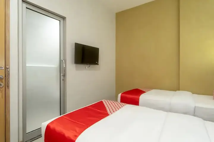 Медан: Festive Inn by OYO Rooms