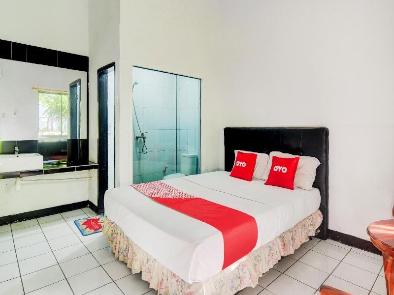 Битунг: Hotel Bitung Plaza by OYO Rooms