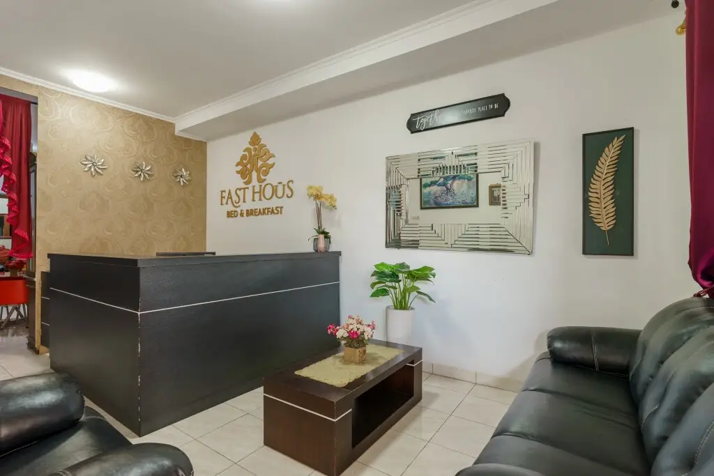 Богор: Fast Hous Syariah Bogor by Reddoors