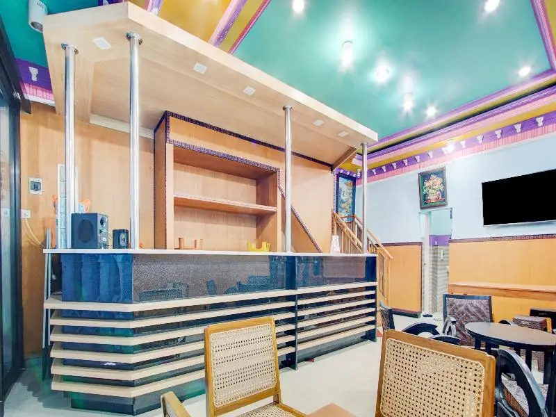 Маланг: Sybilla Cafe & Homestay by OYO Rooms