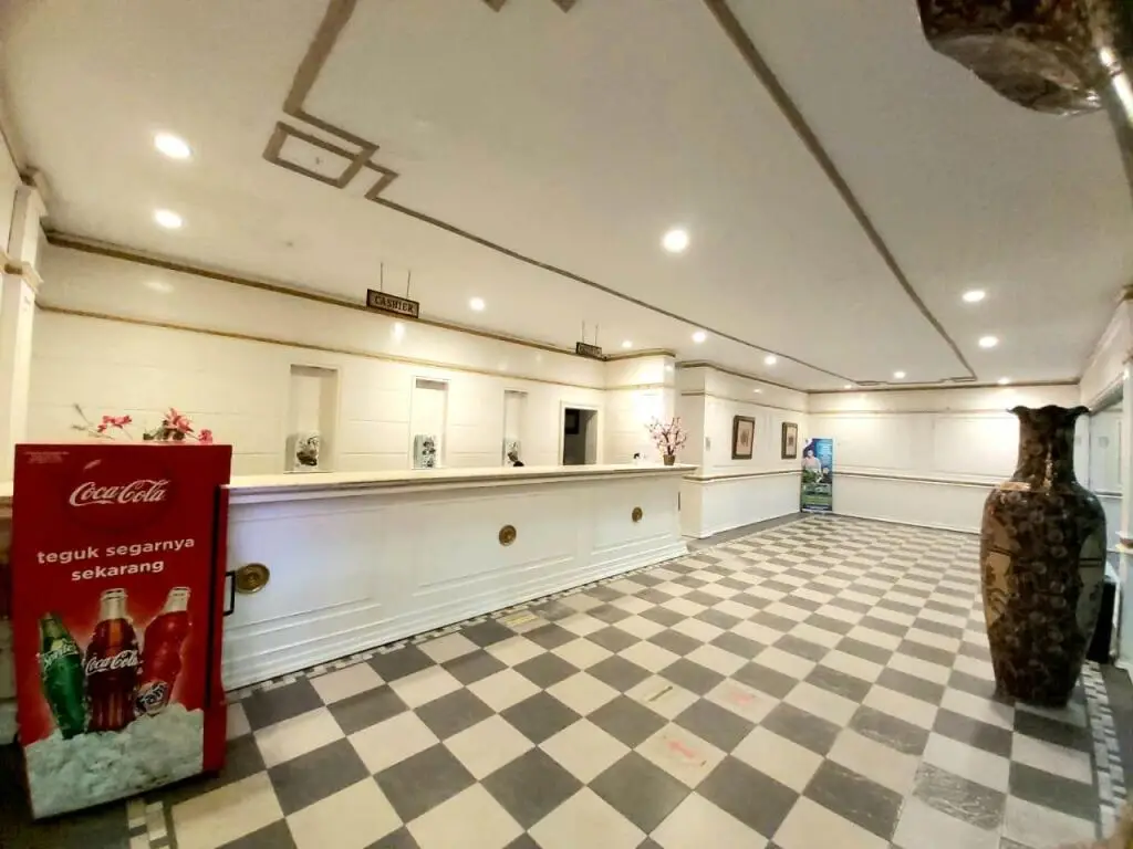 Пеканбару: Holiday Hotel