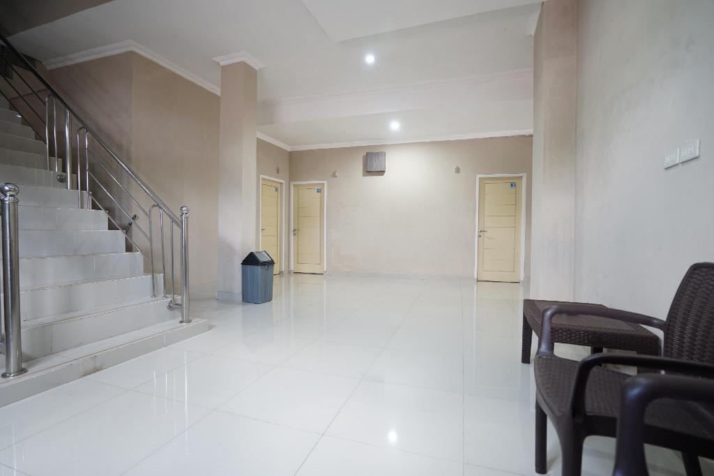 Лубуклингау: Indo Hotel by OYO Rooms