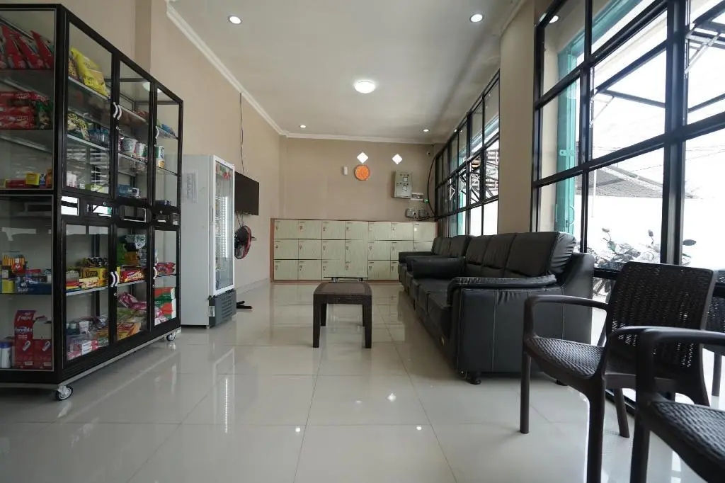 Лубуклингау: Indo Hotel by OYO Rooms