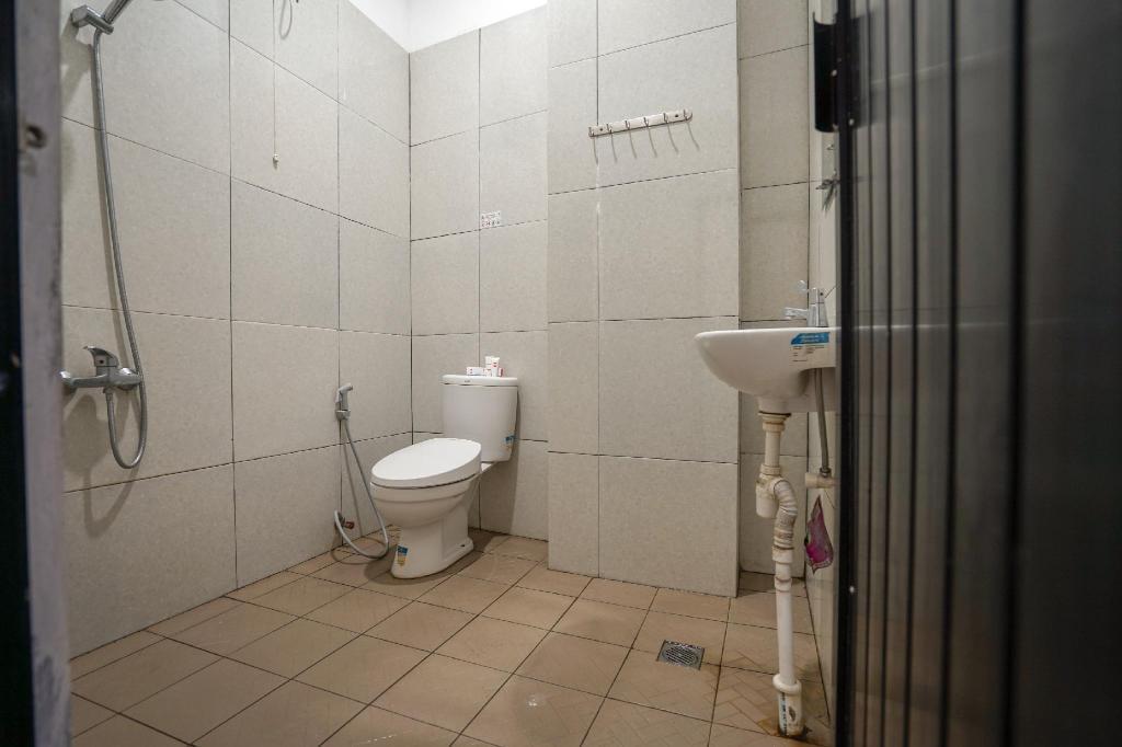 Лубуклингау: Indo Hotel by OYO Rooms