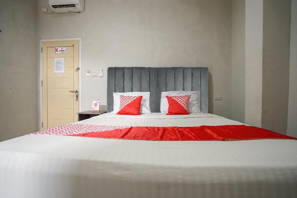 Лубуклингау: Indo Hotel by OYO Rooms