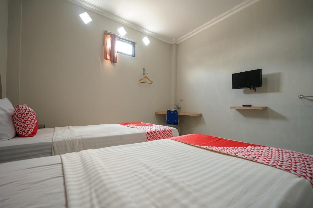 Лубуклингау: Indo Hotel by OYO Rooms