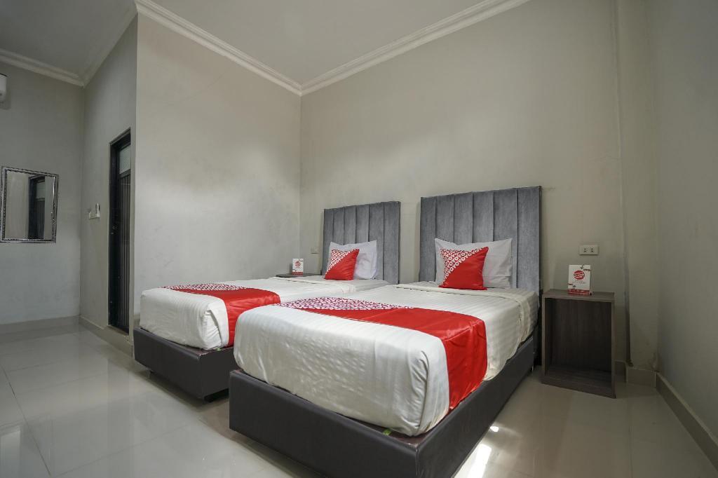 Лубуклингау: Indo Hotel by OYO Rooms