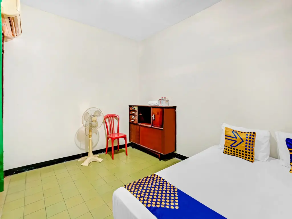 Сурабая: Anak Mama Guesthouse by OYO Rooms
