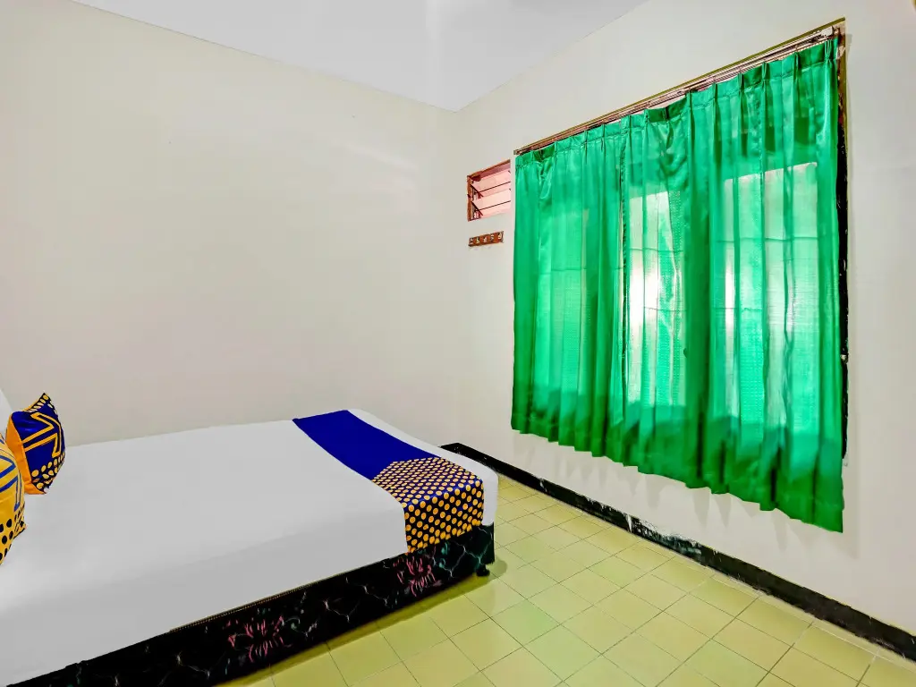 Сурабая: Anak Mama Guesthouse by OYO Rooms