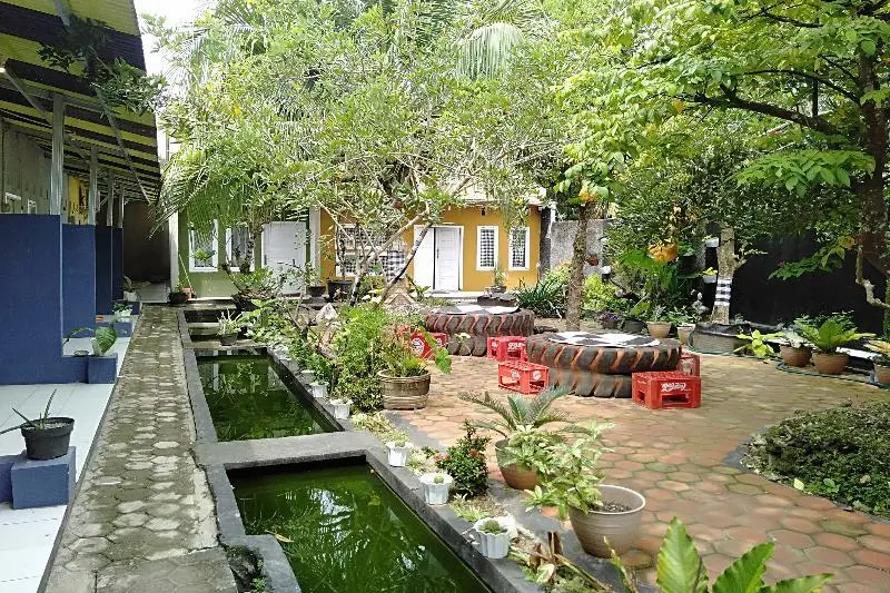 Мерак Белантунг: Fidel Caestro Homestay by OYO Rooms