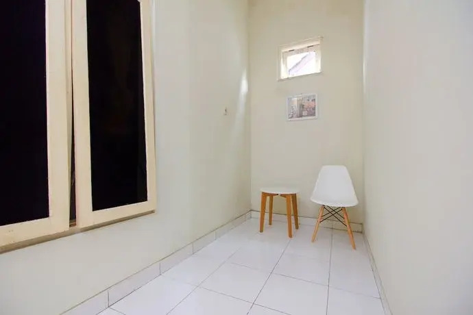 Джокьякарта: OYO 3083 D Kost 3 Syariah