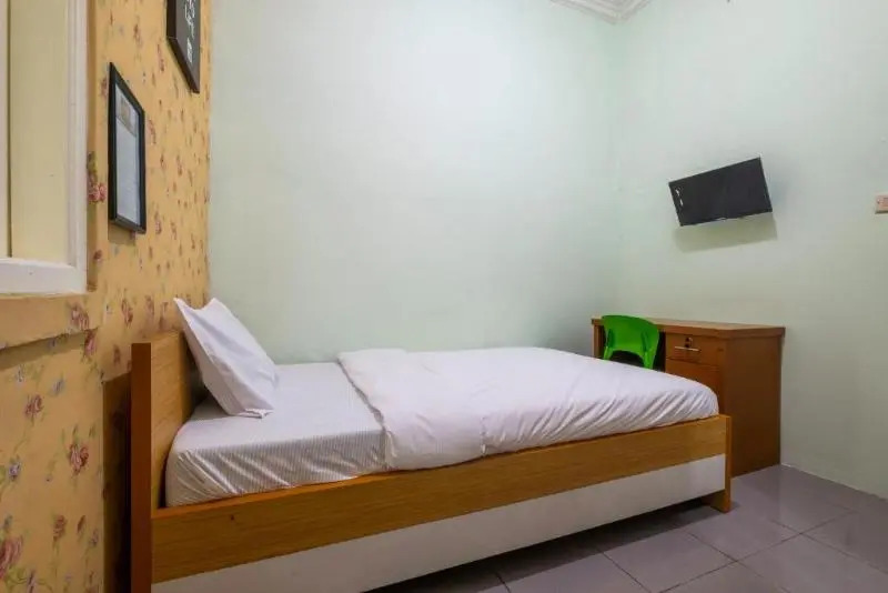 Караванг: Cathaleya Homestay Syariah by OYO Rooms
