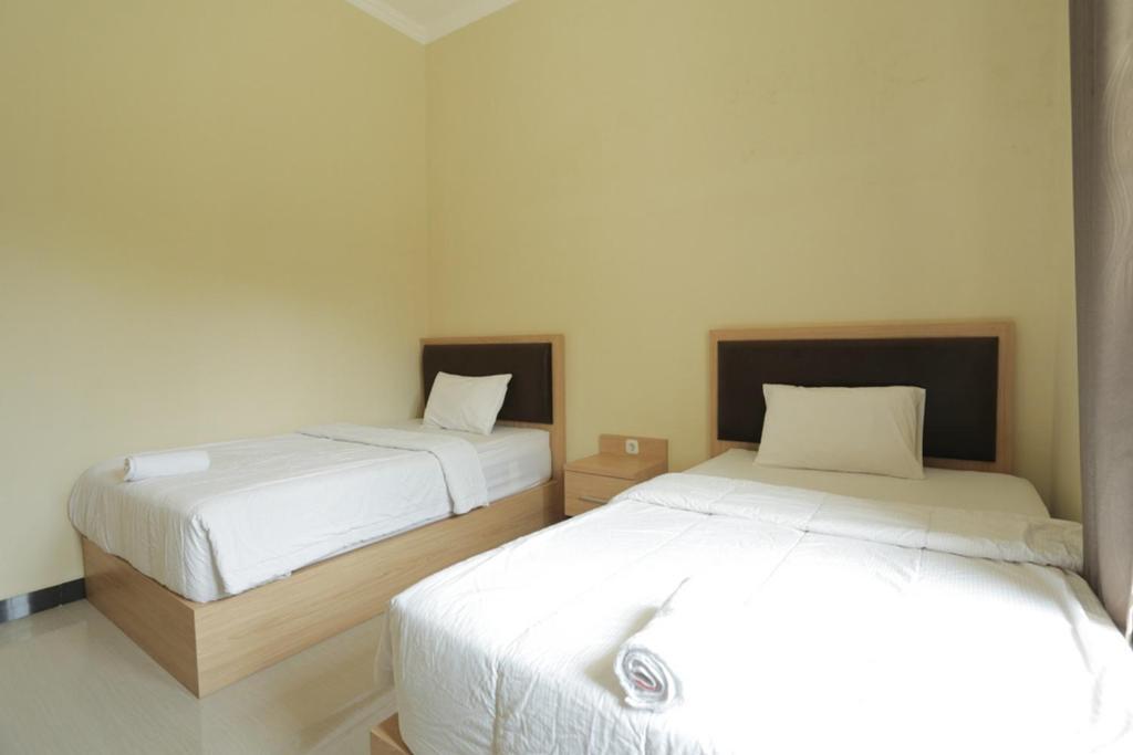 Суракарта: IDR Green Guest House Syariah by Reddoorz