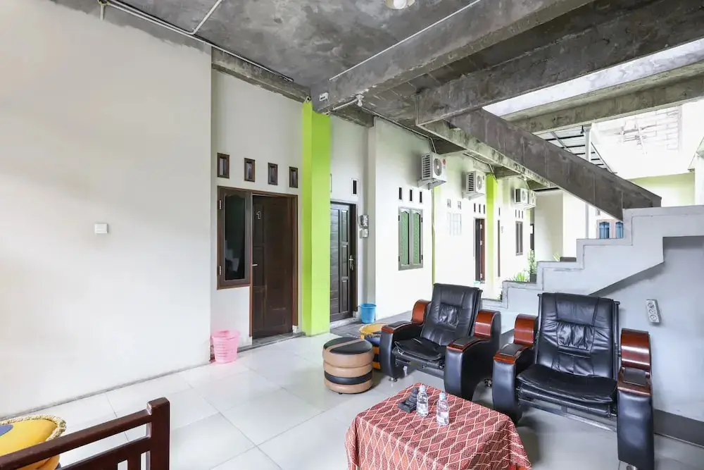 Баликпапан: Dfarys Gh Syariah by OYO Rooms