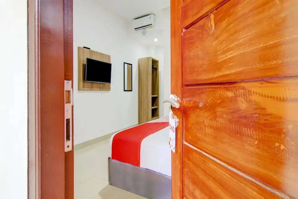The Shine Residence by OYO Rooms — фото 1