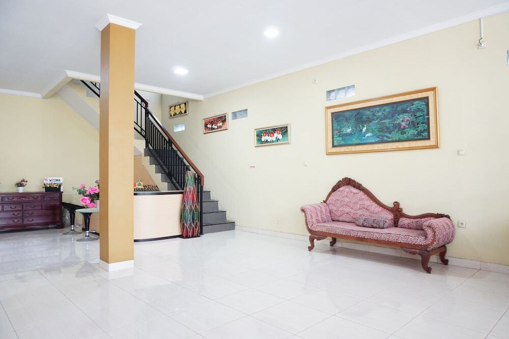 Вoнoсари: Wisma Handayani Syariah by OYO Rooms