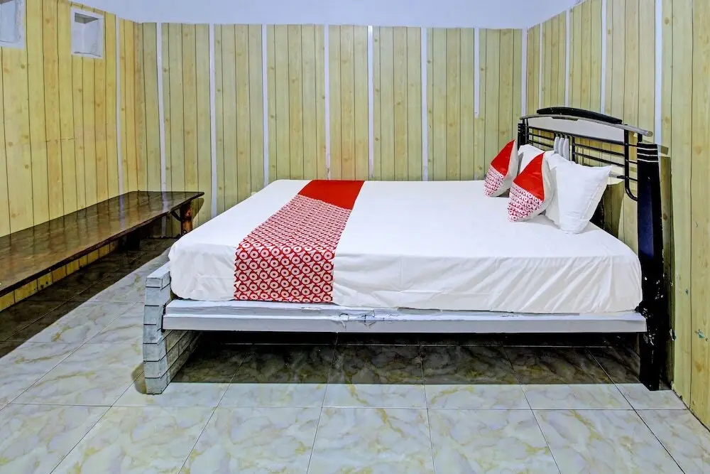 Джомбанг: Coupis Guesthouse by OYO Rooms